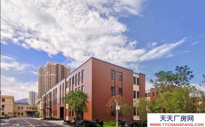 租售主城九區內環旁獨院標準廠房1400平。過環評