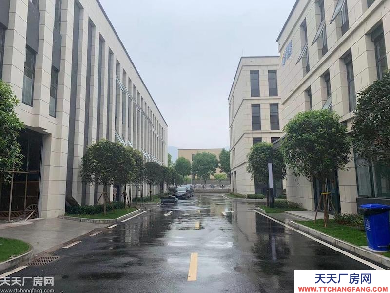 聯(lián)東U谷沙坪壩青鳳園區(qū)獨棟廠房出售,8.1米層高,可架行車,有產(chǎn)權(quán)、可按揭