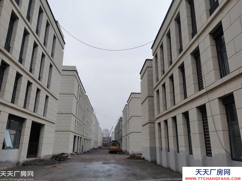 聯(lián)東U谷沙坪壩青鳳園區(qū)獨棟廠房出售,8.1米層高,可架行車,有產(chǎn)權(quán)、可按揭