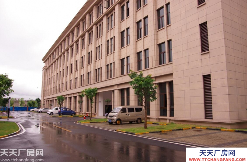 開發(fā)商直售+標(biāo)準(zhǔn)廠房+上市物業(yè)+優(yōu)質(zhì)企業(yè)+獨(dú)立產(chǎn)權(quán)