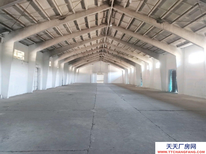 (出租) 標準磚混月臺廠房出租，交通便利，水電路通，配獨立辦公室。