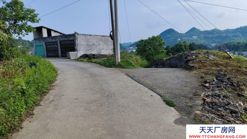 匯川周邊，帶600平空地，離市區近，可進貨車，租金面議
