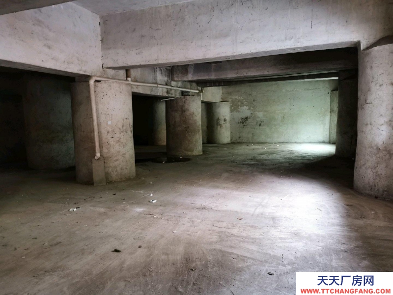 遵義匯川層高4m，交通方便，水電齊全。