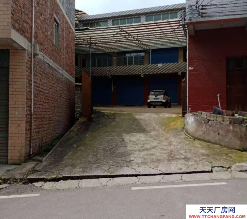 (出租) 房彩光好，門口院子大可亭車上下貨