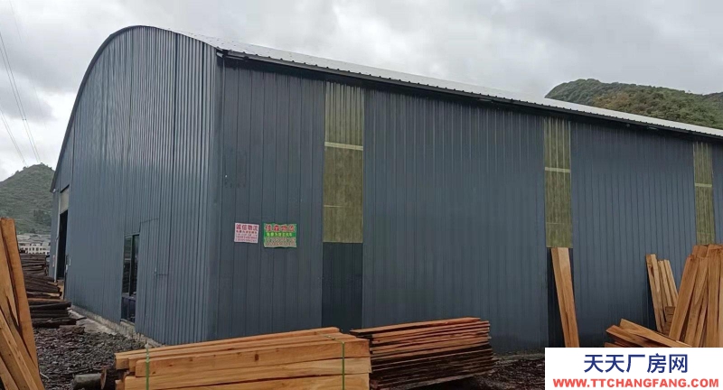 (出租) 占地1500平方米，建好廠房（庫房）900平方米