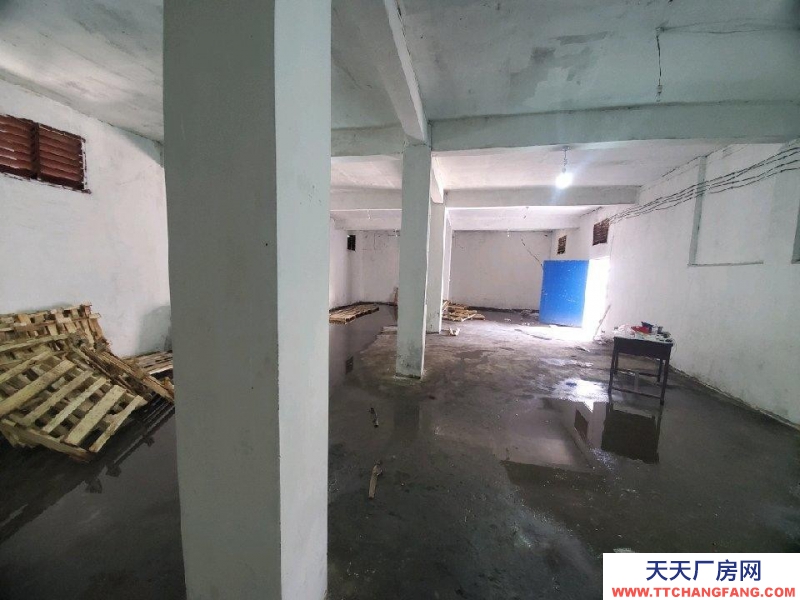 (出租) 集倉儲二樓辦公住宿為一體，交通方便。