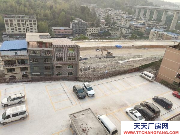 云巖金關(guān)數(shù)博大道旁一樓1000平300平價格面談