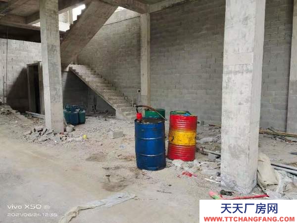 (出租) 空地面積800平方,建房面積300平方,共二層