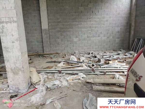 (出租) 空地面積800平方，建房面積300平方，共二層