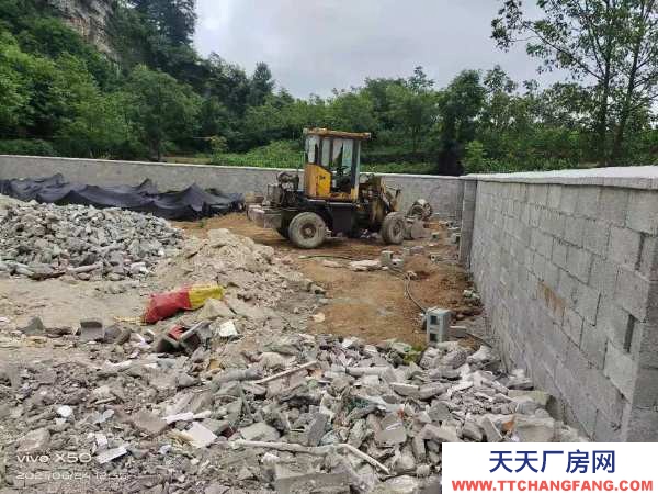 (出租) 空地面積800平方,建房面積300平方,共二層