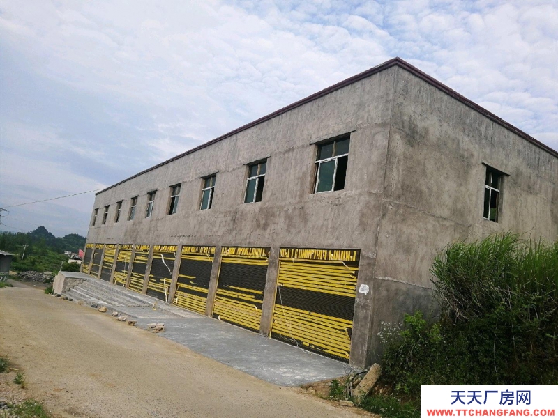 倉庫或廠房出租，房子周邊有1千多事米的空地