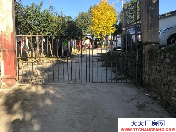 (出租) 空廠房，內有停車場物流園旁邊，水電方便，有三項電