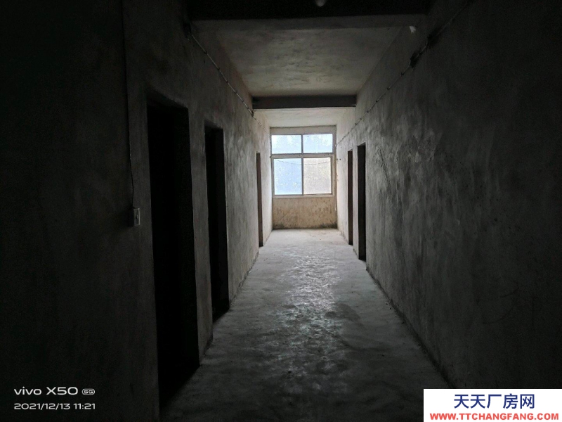 (出售) 個人房子，有土地使用證，建筑面積450平方米。