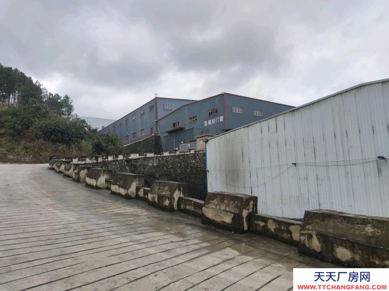 距離青巖古鎮(zhèn)6公里，交通便利，水，電通訊完備