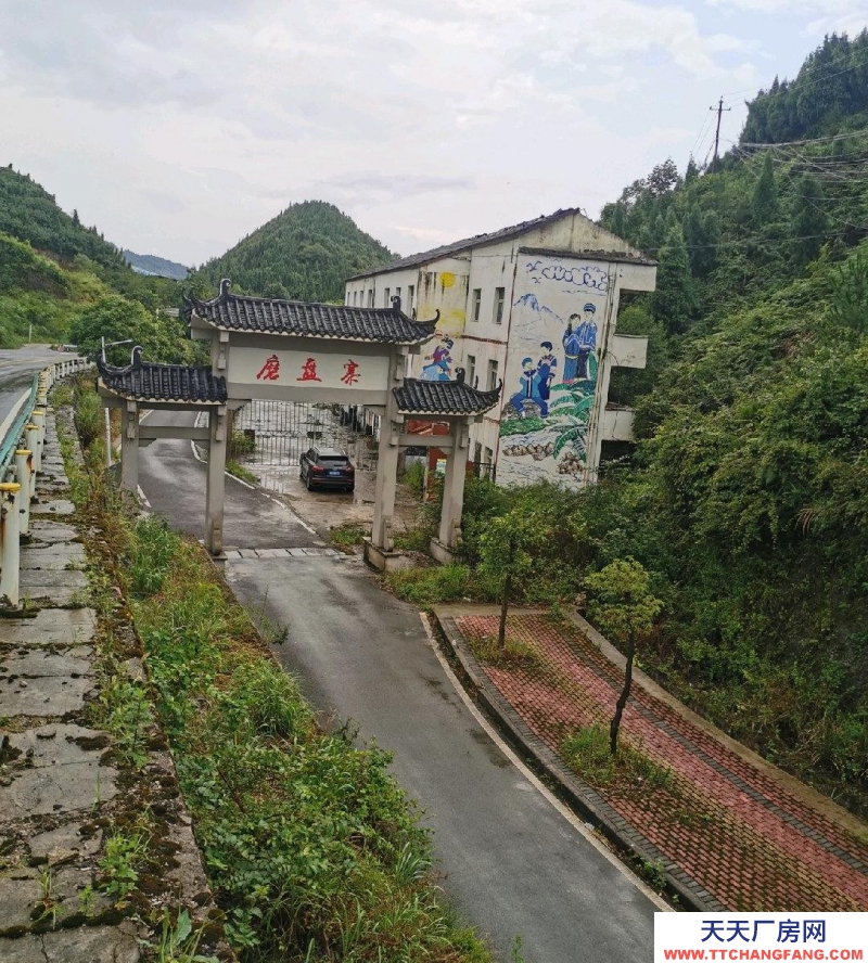 (出售) 緊挨著貴開路,交通方便,環(huán)境好。