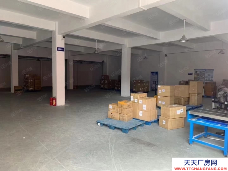 (出租)廣州白云房東直租嘉禾望崗106國(guó)道邊電梯550平方廠房