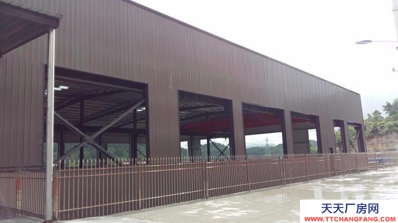 黔南龍里房東直租，廠房結(jié)構(gòu)規(guī)整方正，配套齊全，適合廠房及倉(cāng)庫(kù)使用