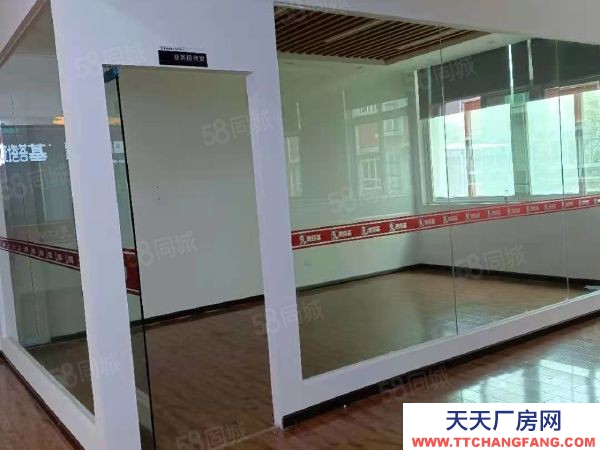 武漢江漢(出租) 漂亮倉儲出租,300平米,24元業主直租,三樓電梯口