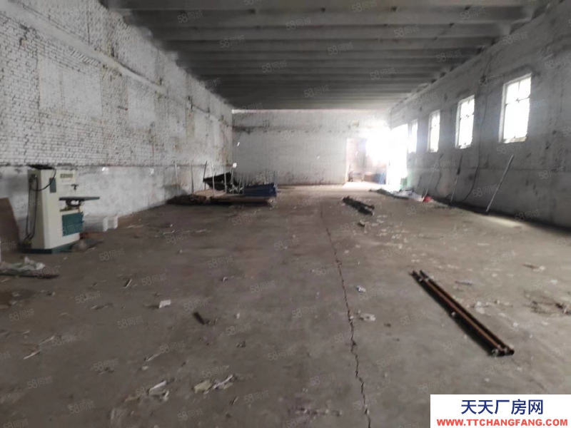 石家莊 正定 中華大街與曙光路交口臨街庫房出租