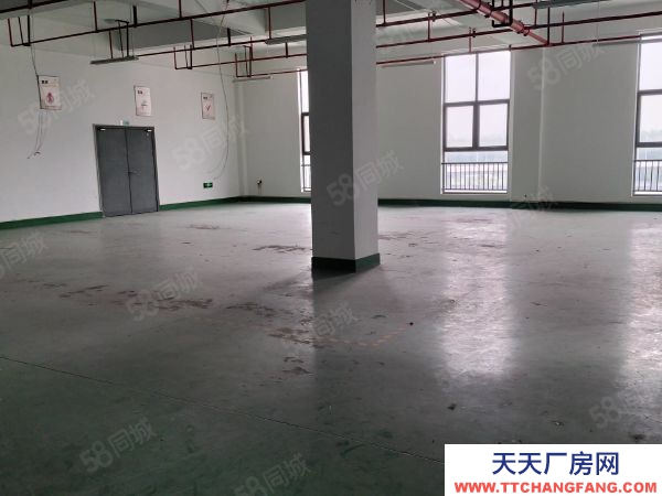 南京市浦口區天潤城地鐵口廠房出租有貨梯大車口進采光好隨時看房