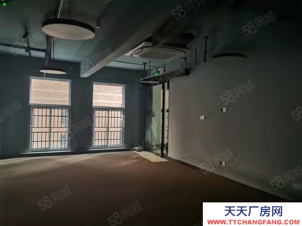 南京市棲霞區新港開發區 恒誼路1號廠房 一到三層 8米挑高 已隔兩層