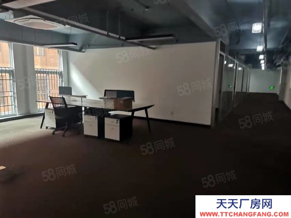 南京市棲霞區新港開發區 恒誼路1號廠房 一到三層 8米挑高 已隔兩層