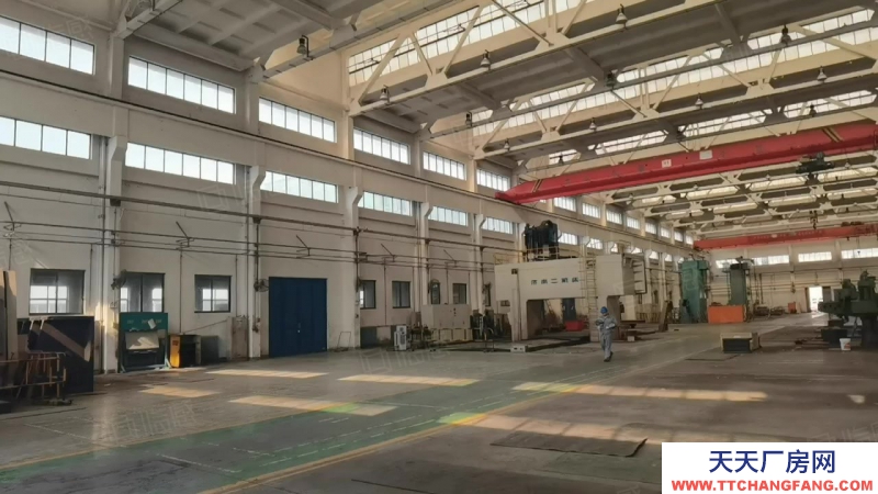 濟(jì)南長(zhǎng)清廠房出租 配套1000平辦公室 可進(jìn)大車 廠房?jī)?nèi)設(shè)備齊全