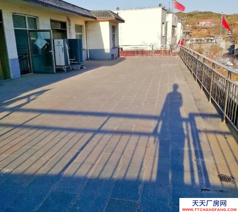 (出租) 配有三相電，臨307國道，可做門面。價格面議