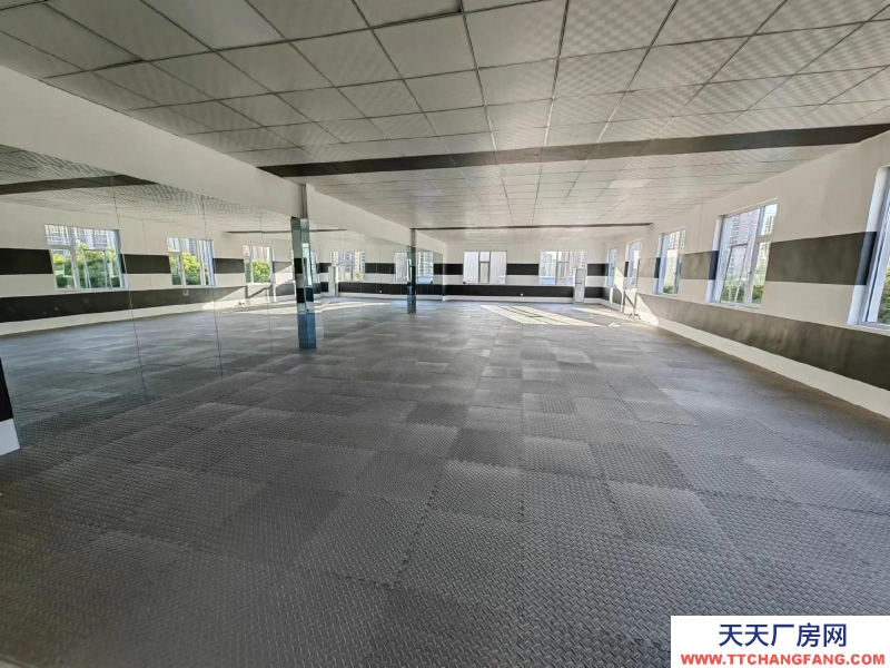 (出租) 700余平展廳招租，各種車方面相關展廳，美容，汽車，