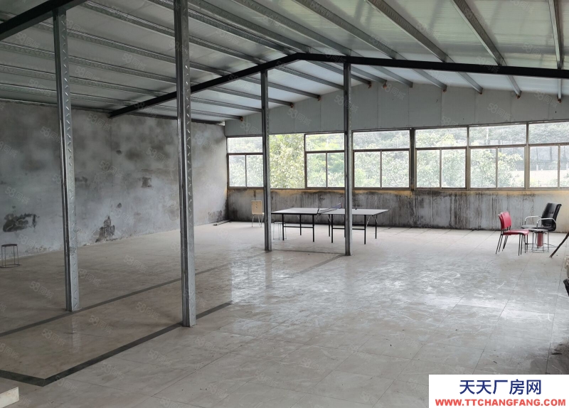 濟南長清104國道旁山水集團斜對過獨院倉庫出租