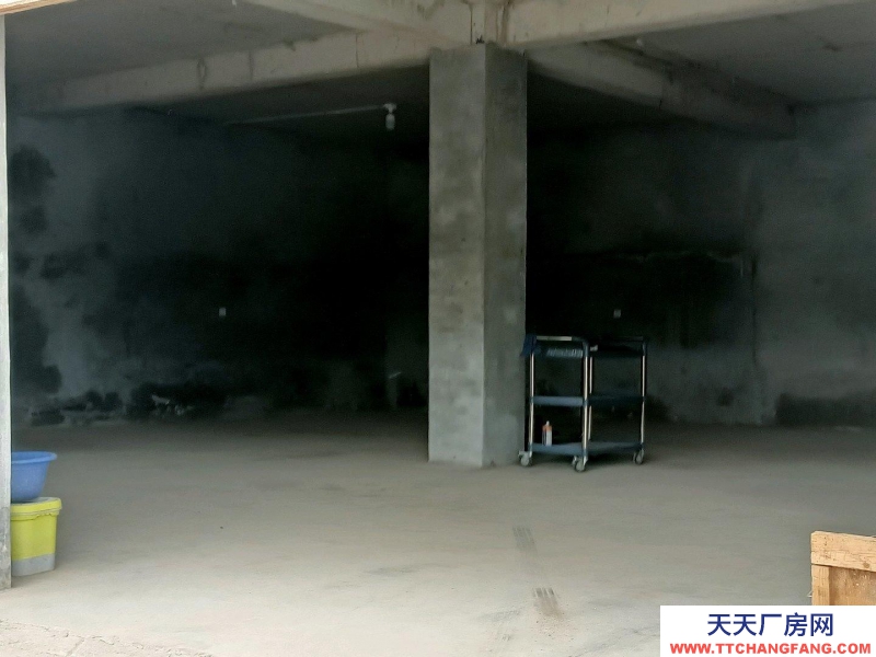 濟(jì)南長清濕地公園南門附近,交通方便,水電齊全,