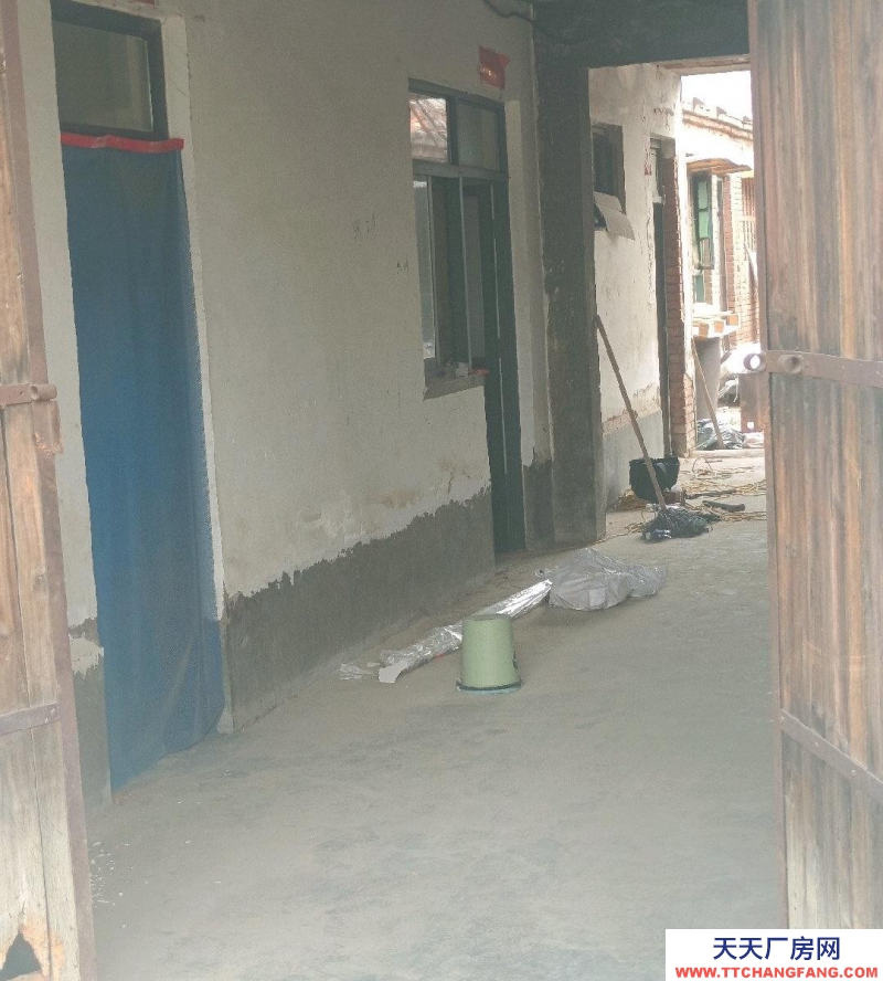 石家莊 行唐  農(nóng)村。前后各有一個院落。有雨棚，五間單間宿