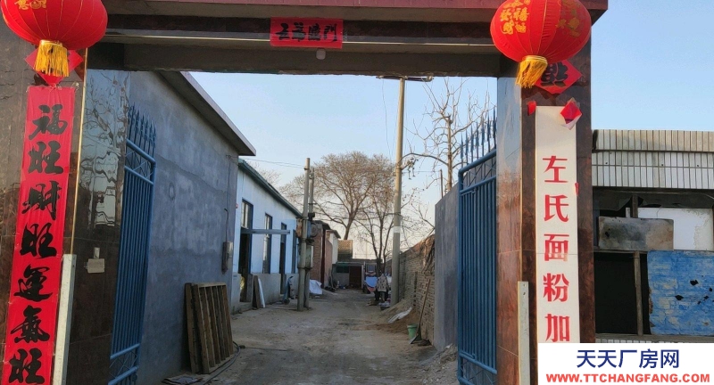 石家莊 行唐 彩鋼房，推拉門，前后多個窗戶。