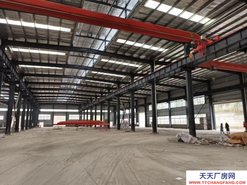 重慶萬(wàn)州4200平米標(biāo)準(zhǔn)化廠房出租，可用于加工倉(cāng)儲(chǔ)等。