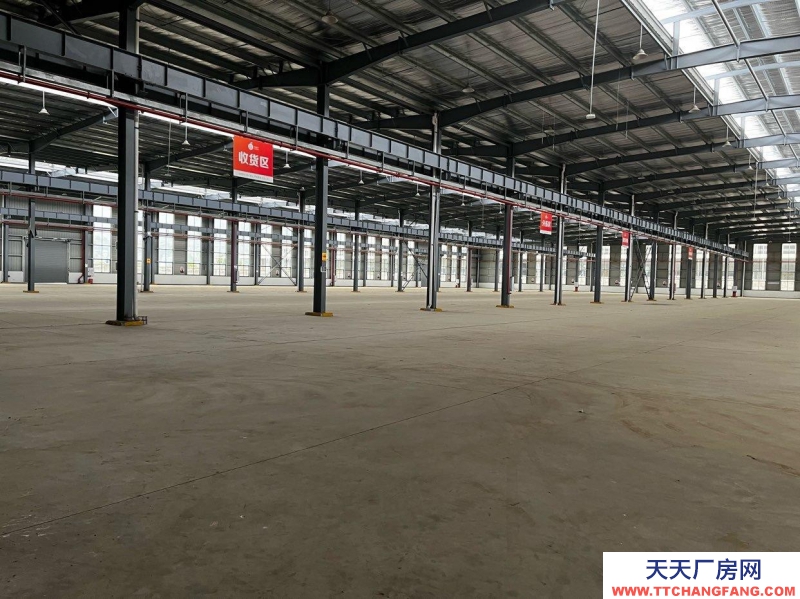 重慶萬州高鐵站1公里，層高13米。 有2層辦公室帶標準廠房。