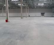 (出租) 武漢漢南標(biāo)準(zhǔn)雙邊高臺(tái)庫(kù)，大小可隨意分租。花園式廠(chǎng)房