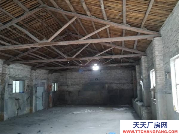 (出租) 鄭州中原老工廠大院24小時(shí)門(mén)衛(wèi),監(jiān)控,水電網(wǎng)絡(luò)齊全,廠房倉(cāng)庫(kù)分租