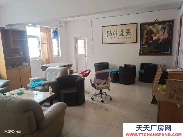 (出租) 鄭州管城地理位置于市場臨街，可以進大車做倉庫，辦公室