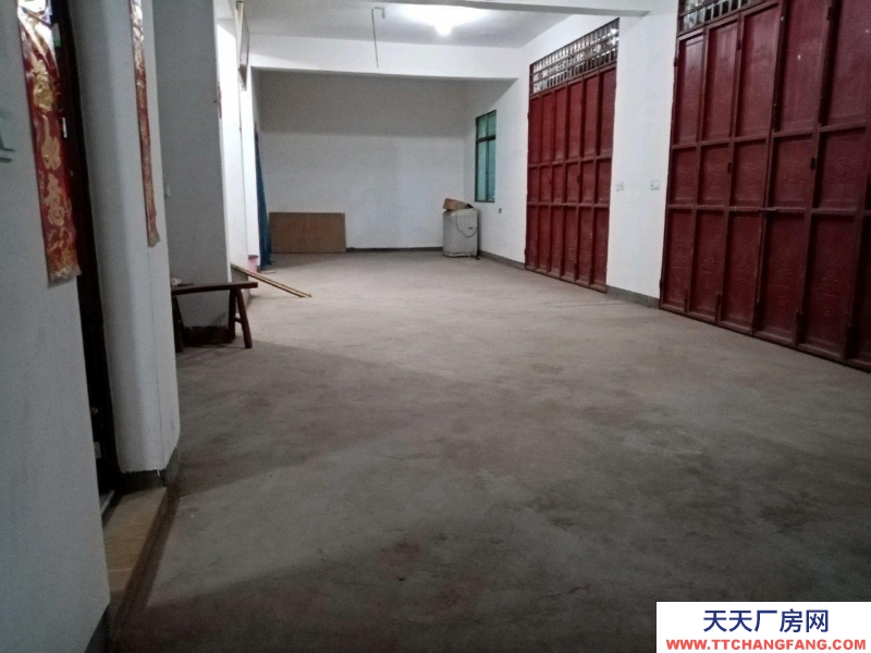 (出租)南昌新建區(qū) 廠房廠地空闊320國道傍地理位置好