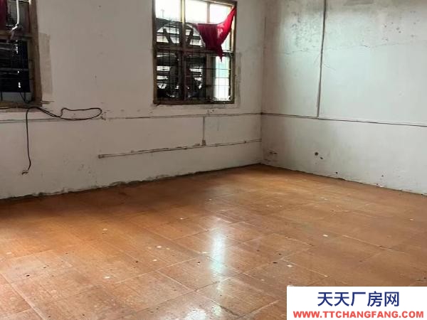 (出租)南昌進賢縣 躍進門316國道旁，有院子，面積1200平方