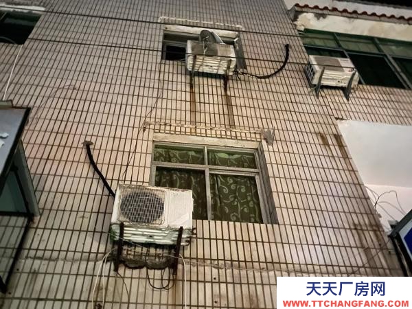 (出售) 南昌進賢縣-此房1-5樓店面和住房一體水電齊全急售