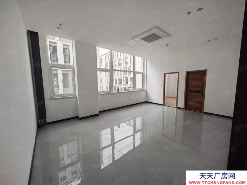 青島城陽夏莊廠房出租，二樓860平 精裝修 可生產(chǎn)辦公研發(fā)！