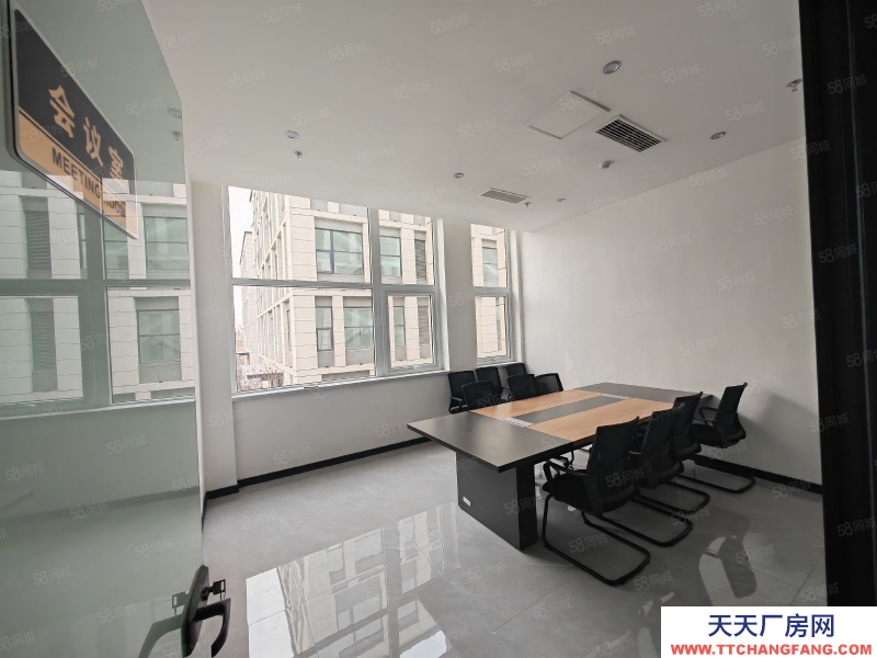 青島城陽夏莊廠房出租,二樓860平 精裝修 可生產(chǎn)辦公研發(fā)!