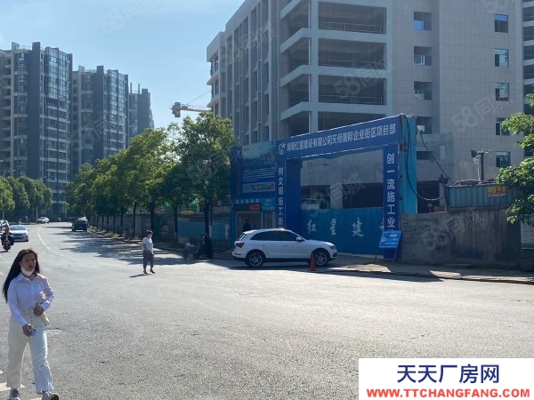 長沙市天心區 芙蓉南路地鐵口準現房有一樓??！