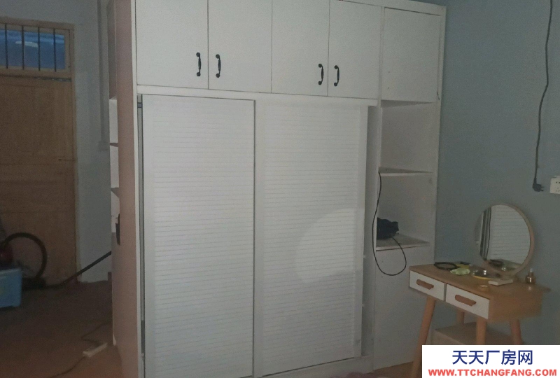 南寧市西鄉塘區(出租) 相思湖，占地200平，2層整棟2200元每月，可進大車