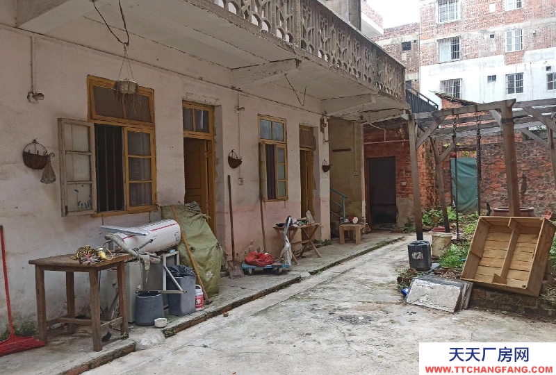 南寧市西鄉塘區(出租) 相思湖,占地200平,2層整棟2200元每月,可進大車