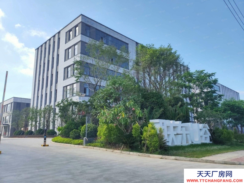 南寧市西鄉(xiāng)塘區(qū)項(xiàng)目北側(cè)為外環(huán)高速，南側(cè)是南寧繞城高速，4可覆蓋南寧中心城區(qū)，項(xiàng)目周邊有客運(yùn)站，高鐵...