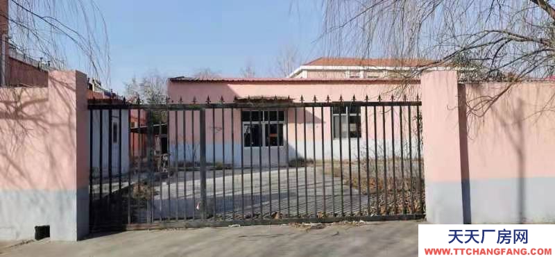 青島平度云山中學(xué)東鄰廠房加院子，水電齊全，交通便利。