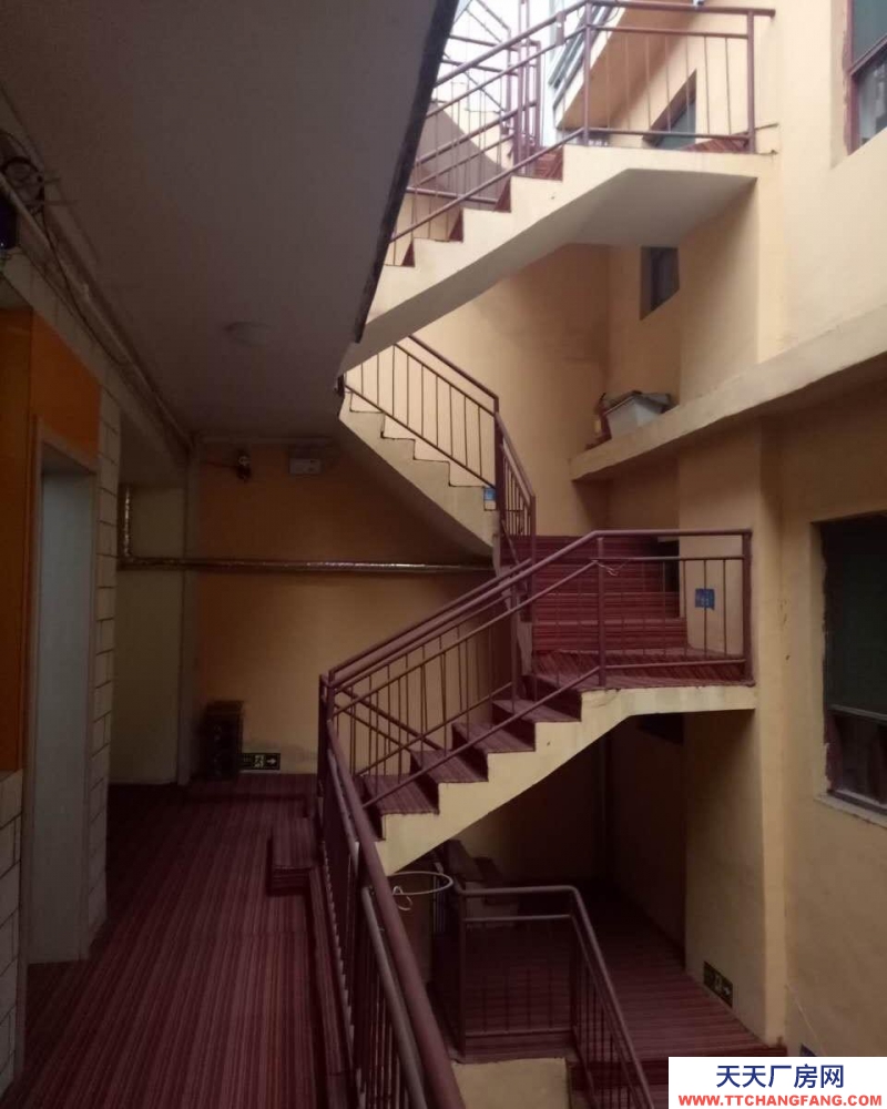 (出售) 急售！撿漏！價(jià)格可議！鼓樓南大街陽光學(xué)校對面3層樓房4間門面