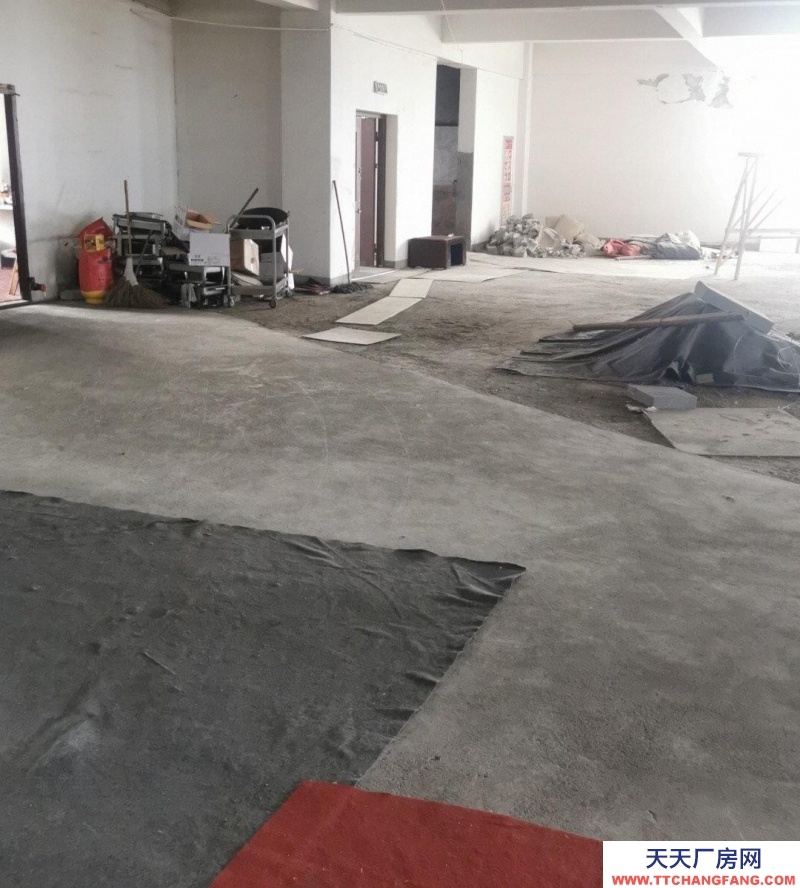 杭州桐廬(出租) 商業房可以分租倉庫，有貨梯！可以做電商